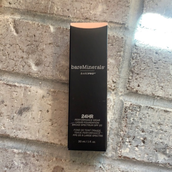 BAREMINERALS bare pro foundation Sateen 05